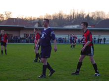 Jol Camolli ( droite, ici face  Kilstett en mars 2002), passeur puis buteur, aura t l'un des principaux artisans de la victoire face  Preuschdorf.