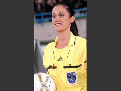 Christine Bigaran (rugby), Chantal Julien (basket) et Séverine Zinck (football). Trois femmes qui ont fait de l’arbitrage une passion.