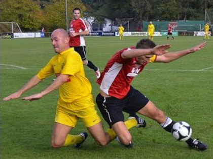 Serge Heinrich (en jaune) sera le capitaine du FC Rastatt 04 ce jeudi soir au Festifoot de Mothern.